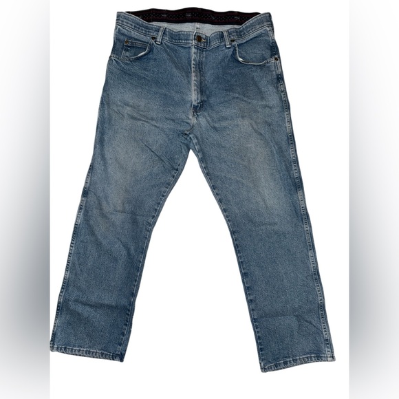 Wrangler Other - Wrangler Men’s Relaxed Fit Blue Jeans